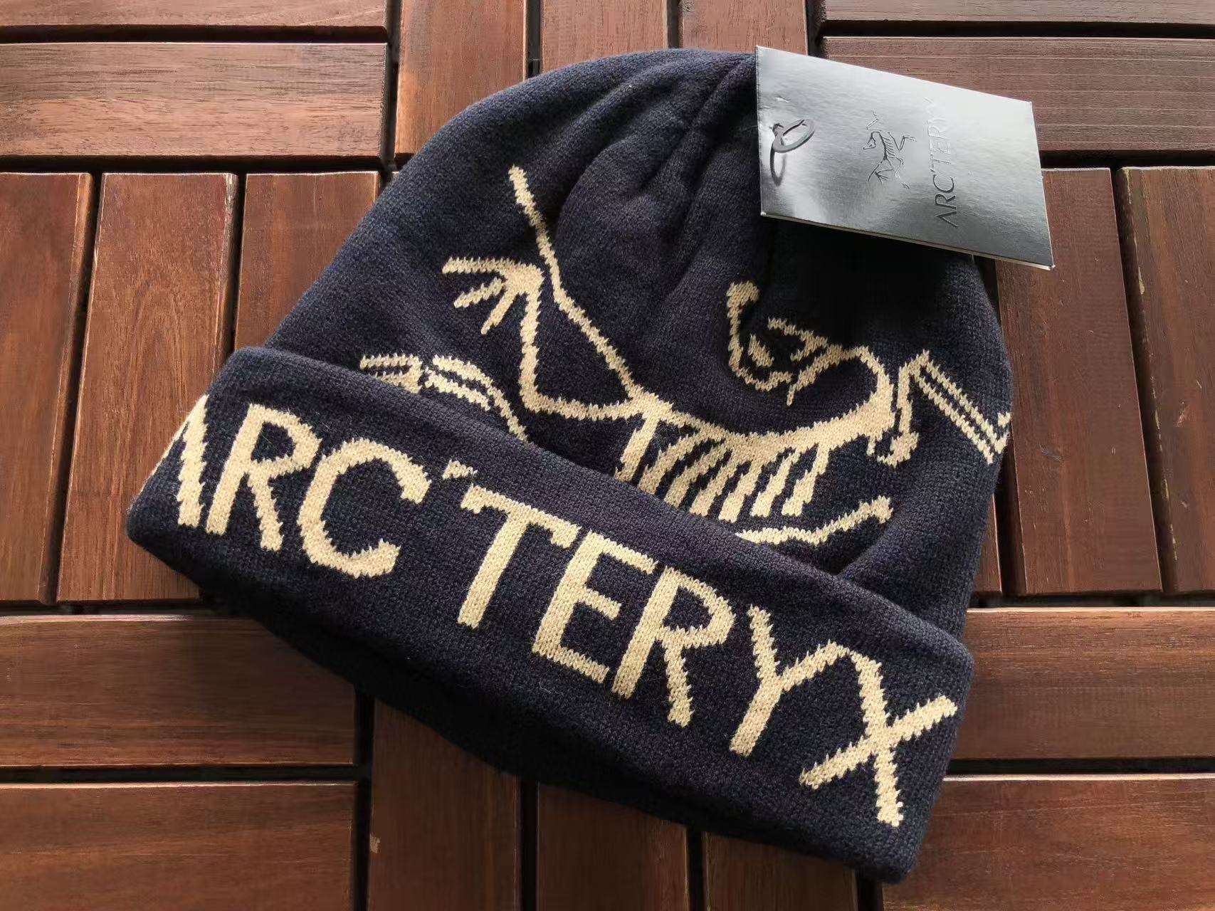Arc'teryx Bird Word Toque - 24K Black