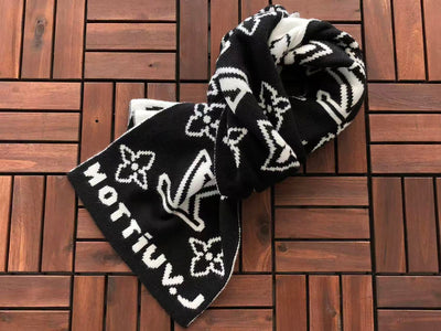 Louis Vuitton LV Essential Scarf